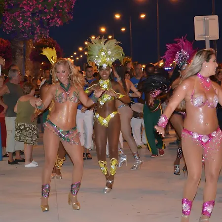 A 100 M Plage,centre,marche, 3ch Apartment *