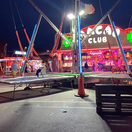 A 100 M Plage,centre,marche, 3ch